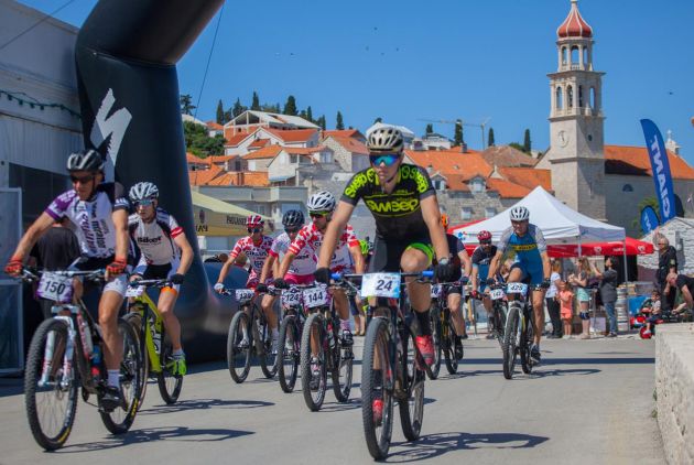 HVATAČI VJETRA PONOVNO JAŠU
